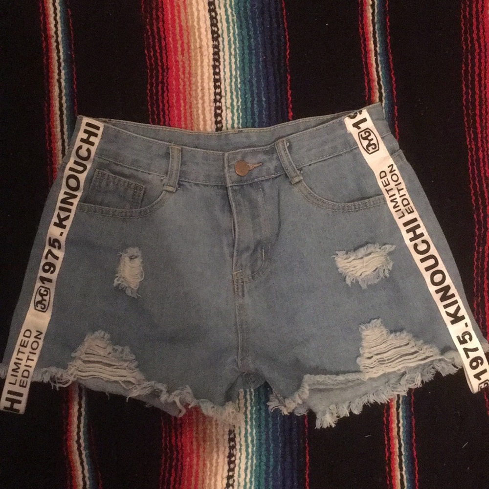 blue denim detailed shorts